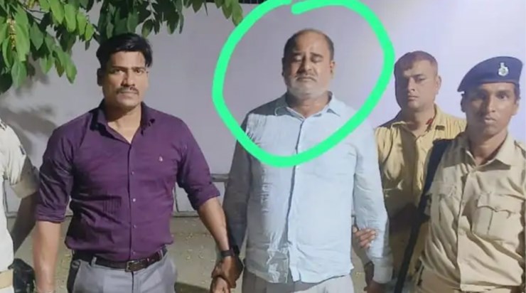 Vigilance arrested the inspector red handed in the capital P Vigilance arrested the inspector red handed in the capital P