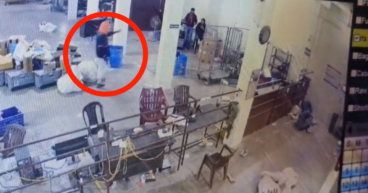 Big robbery in Amazon warehouse at gunpoint, incident captur