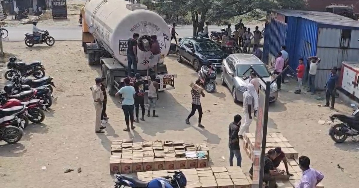 Amazing setup, alcohol started coming out of a gas tanker