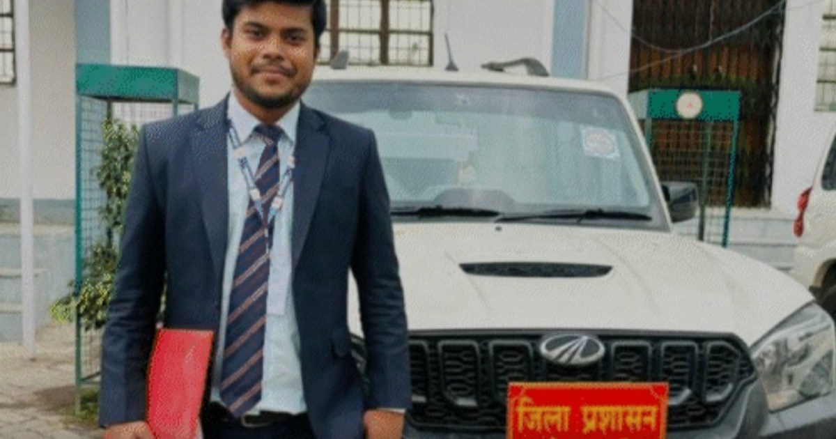 The story of the struggle of Ujjwal, son of a maid, to becom