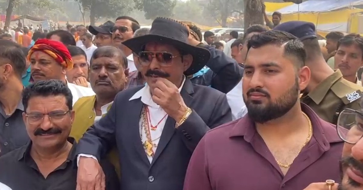 Former Bahubali MLA Anant Singh reached Sonpur fair, his hor