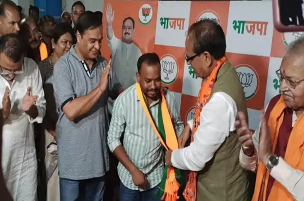BJP gave a shock to CM Hemant Soren, broke the proposer boar BJP gave a shock to CM Hemant Soren, broke the proposer boar