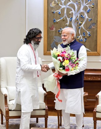 Hemant & Kalpna Meet PM Modi Hemant & Kalpna Meet PM Modi