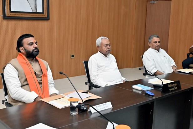 Nitish cabinet approves 38 agendas, gives gift to state empl