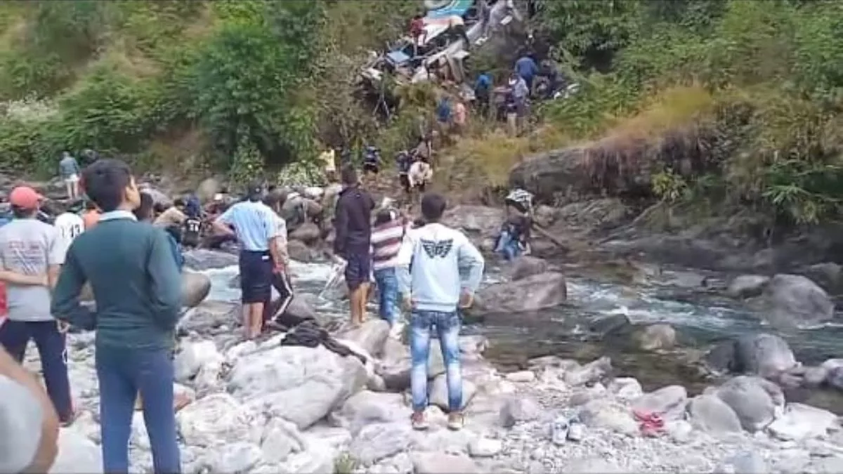More than 28 people died in bus accident, many seriously inj More than 28 people died in bus accident, many seriously inj