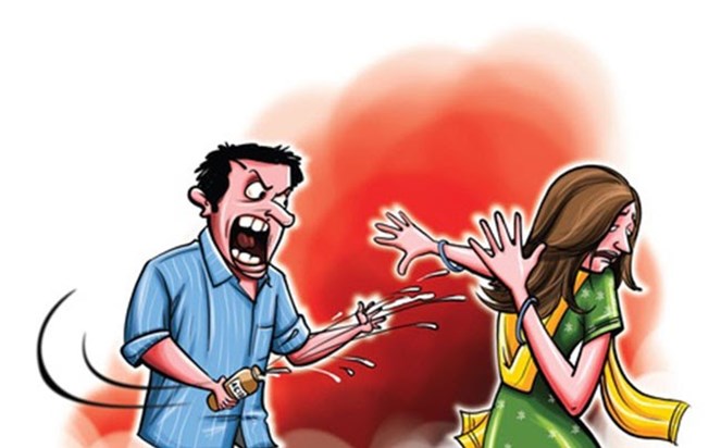 A woman who went to save her husband was attacked with acid 
