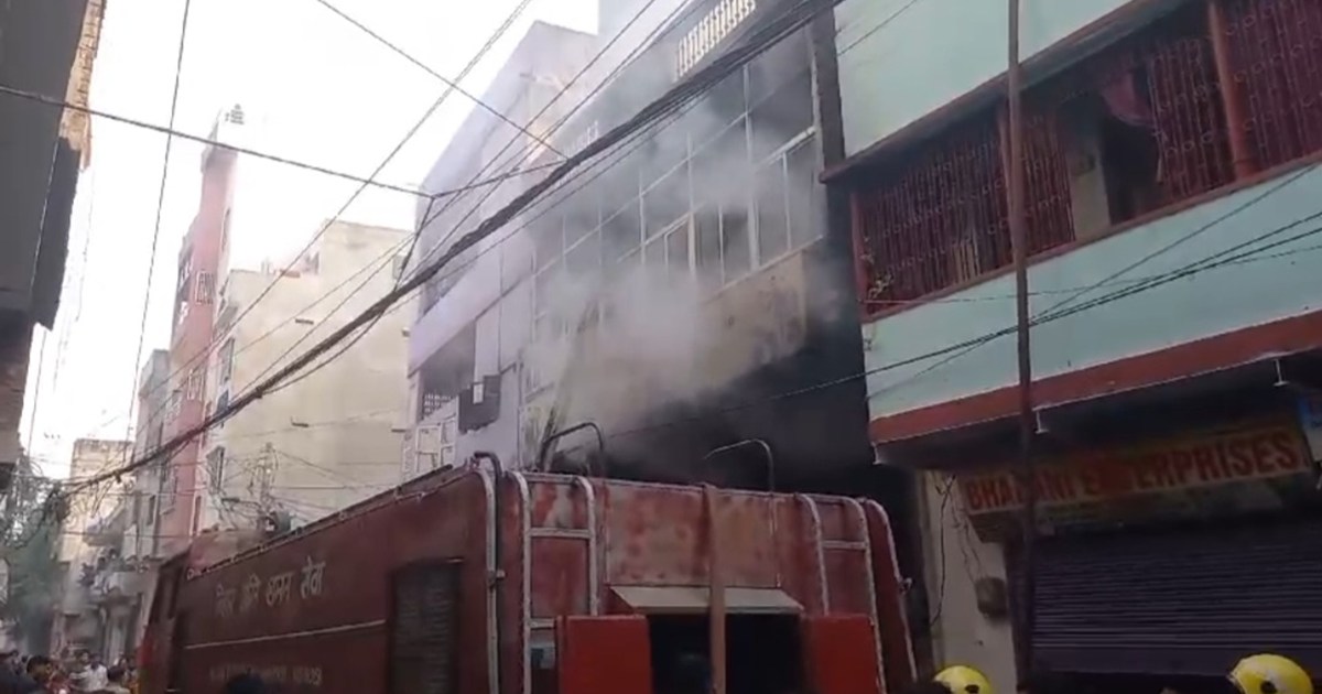 A huge fire broke out in a transport shop in Gaya, property 