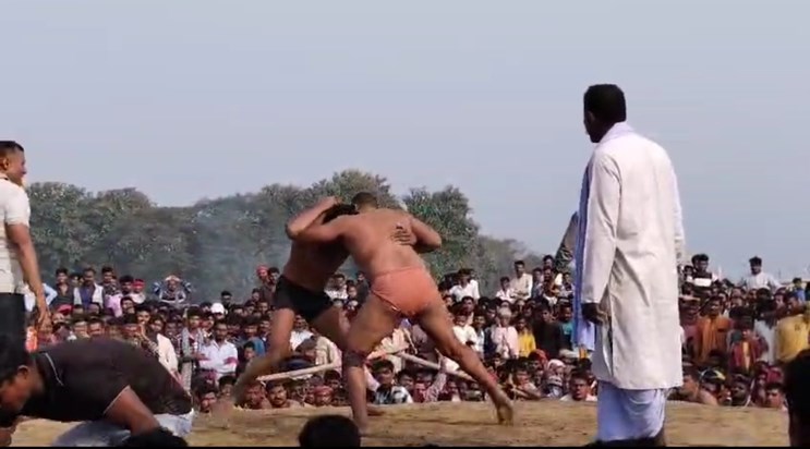 When wrestlers from Nepal and Uttar Pradesh clashed on the l When wrestlers from Nepal and Uttar Pradesh clashed on the l