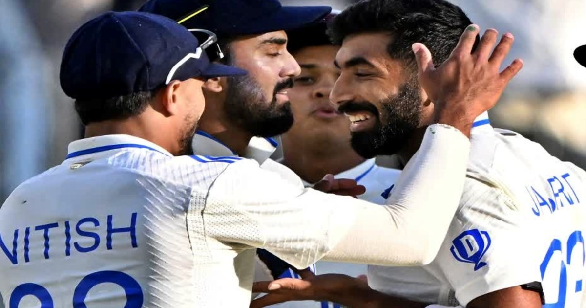 Strong innings by Indian players, Australia all out for 104 