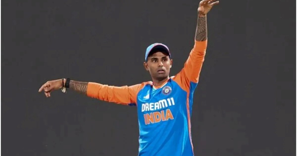 When Surya got stuck amidst fan's question... video went vir