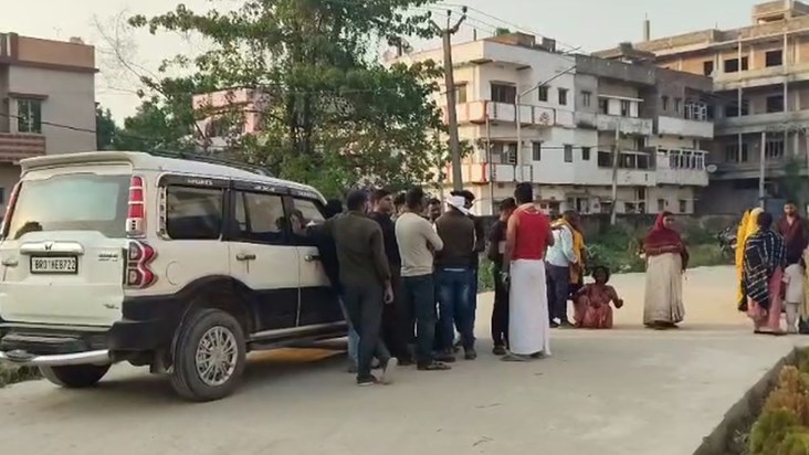 In the flood, criminals called a young man from home in broa