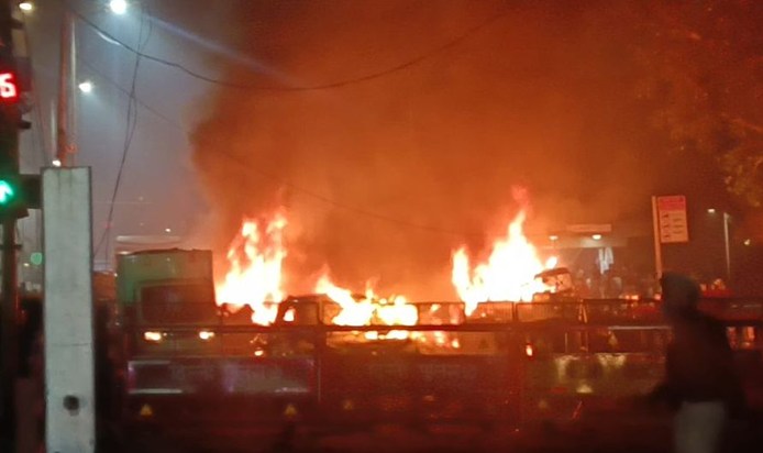 BIG BREAKING: Explosion in a car in Delhi