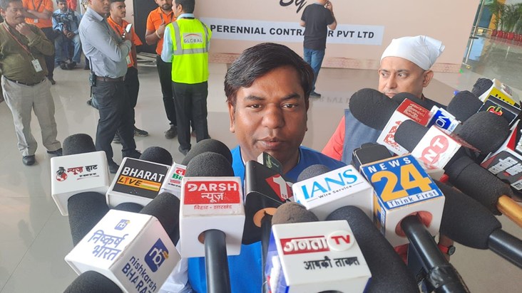 NDA does not form the government on the basis of public mand