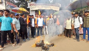 ABVP raised its voice against the college management.