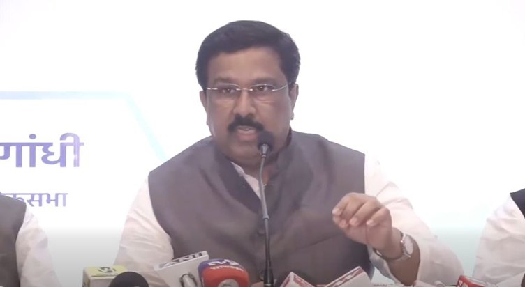 NDA should give report card of its 20 years tenure.