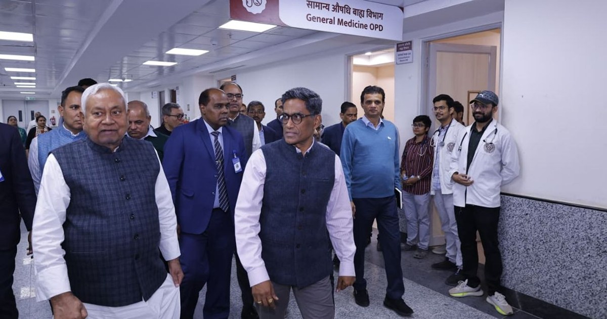 The Chief Minister inspected the emergency unit building at 