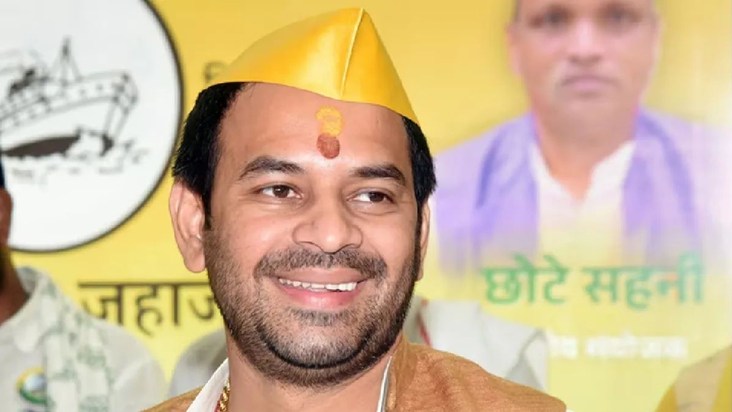 Tej Pratap calls Tejashwi 'Fejaswi'