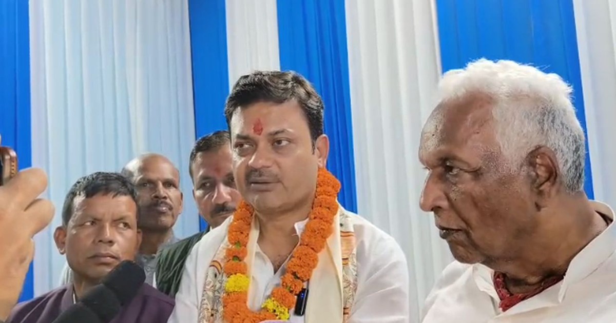 PHED Minister got angry at officials when people complained 