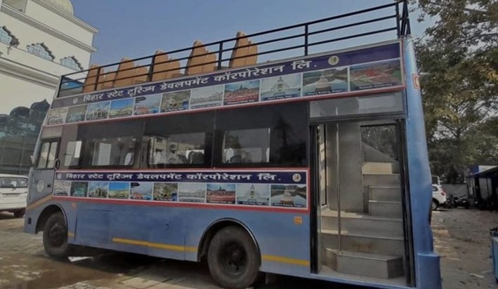 A double-decker bus ride on Marine Drive gives you the Mumba