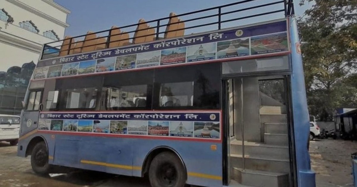 A double-decker bus ride on Marine Drive gives you the Mumba