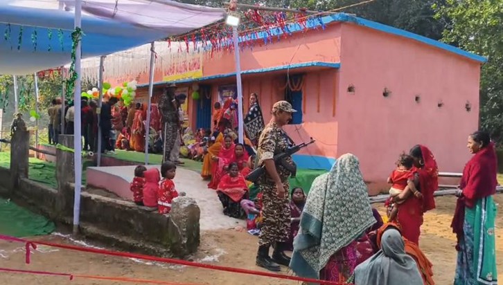 Voters never left their homes due to fear of Naxalites.