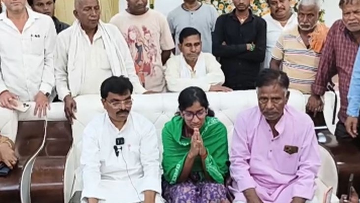 A day before the voting, Ritesh Yadav's daughter made an emo