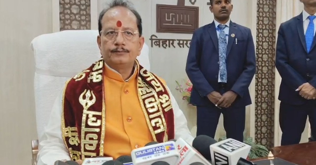 Deputy CM Vijay Sinha took charge of the Mining Department.