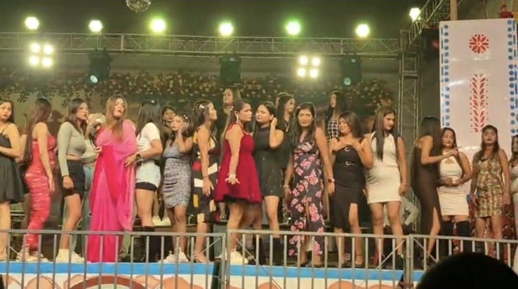 Police raided the theatre at the Sonepur fair.