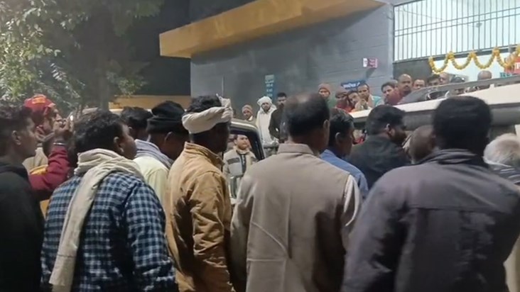 Criminals shot a teacher in Gopalganj