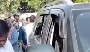 MLA's car pelted with stones in Saran, glass broken...