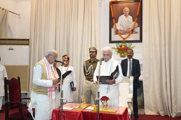 The Governor administered the oath to the new Pro-tem Speake