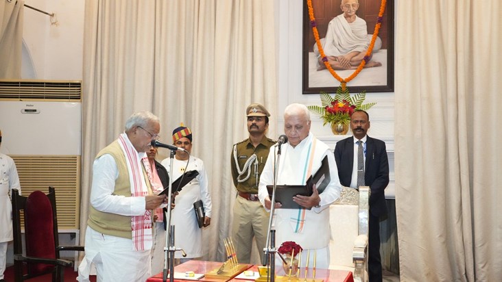 The Governor administered the oath to the new Pro-tem Speake