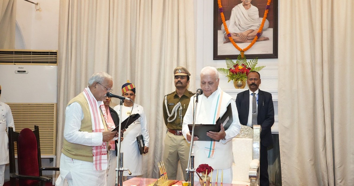 The Governor administered the oath to the new Pro-tem Speake