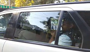 Tejashwi was seen in action as soon as he reached Patna