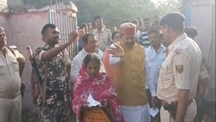 Lalu's close MLA brother Virendra is in trouble in Maner.