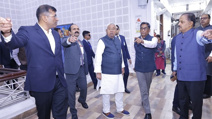 The Chief Minister inspected various departments of the Chie