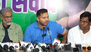 The Grand Alliance fears irregularities during the vote counting.