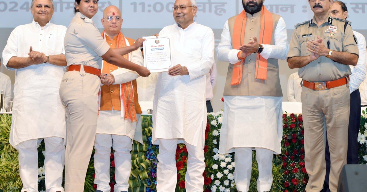 Good news: CM Nitish gave appointment letters to 1239 sub-in