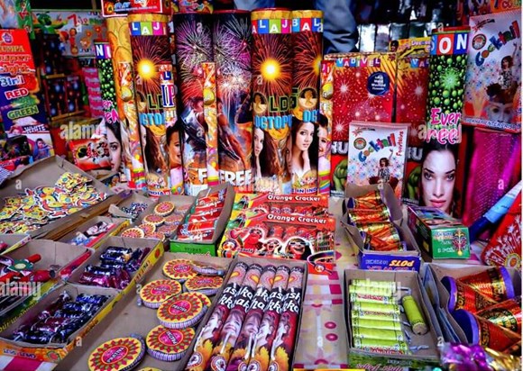 Buxar police seized 100 tonnes of firecrackers before Diwali Buxar police seized 100 tonnes of firecrackers before Diwali