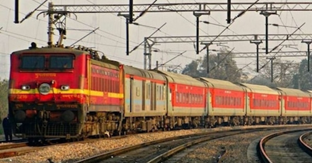 Railways canceled 12 trains due to cyclone 'Dana', see the l