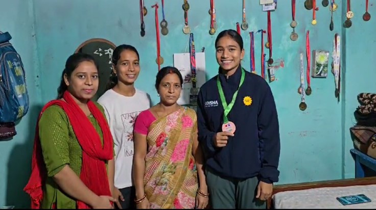 Amazing feat of the daughter of Badh, Indian flag hoisted in Amazing feat of the daughter of Badh, Indian flag hoisted in