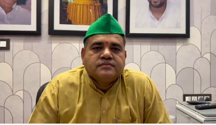 Neta prtipksh tejsvwi yadv ke avas khali krne pr chori ka ar Neta prtipksh tejsvwi yadv ke avas khali krne pr chori ka ar