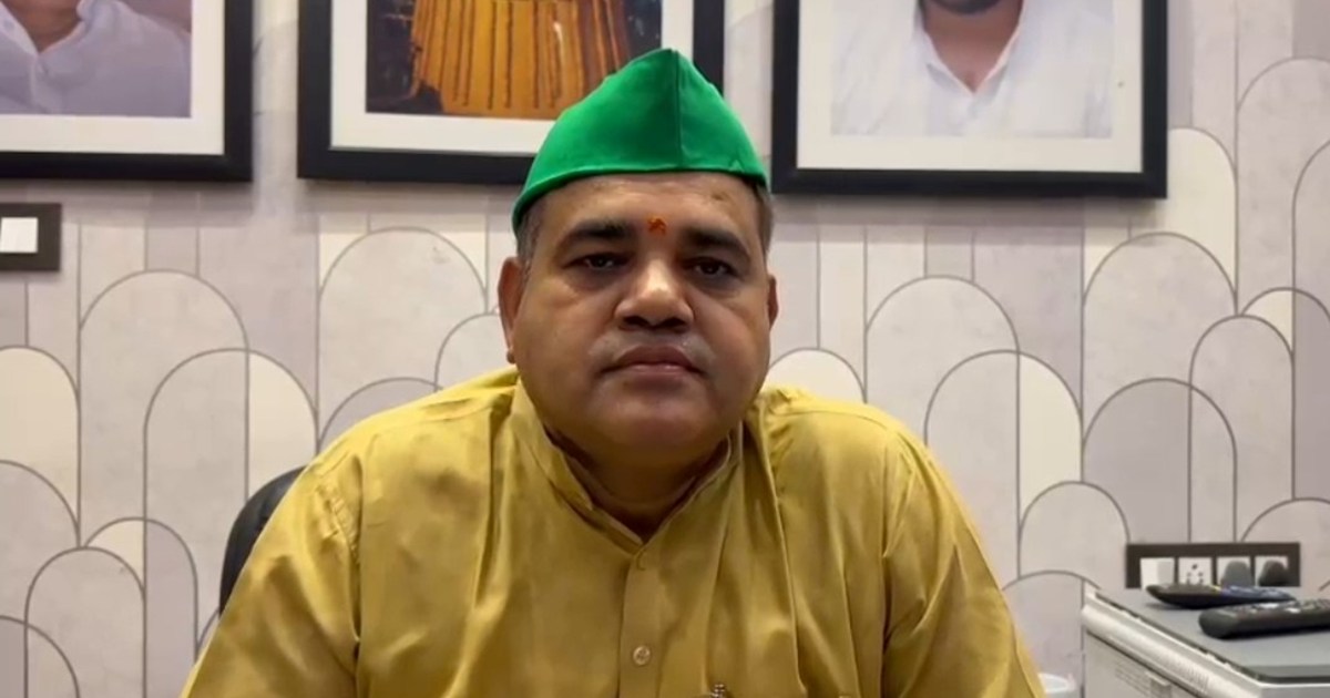 Neta prtipksh tejsvwi yadv ke avas khali krne pr chori ka ar