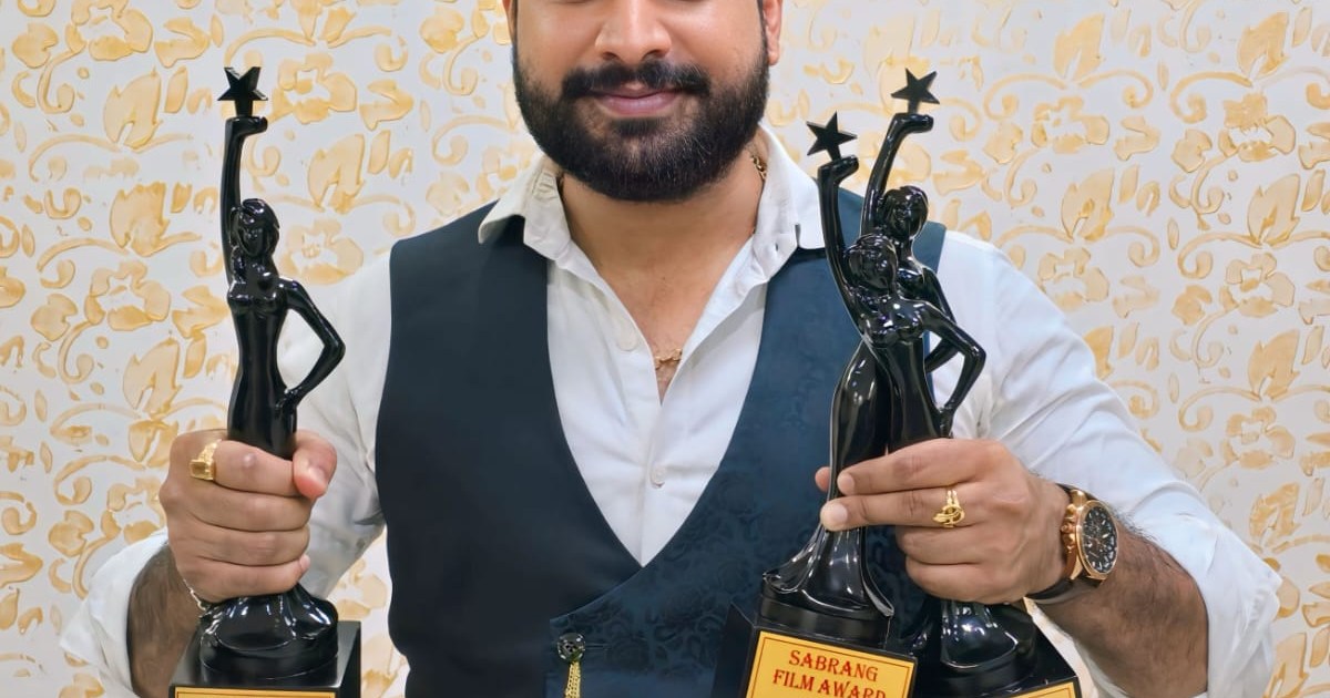 Ritesh Pandey Awarded by Best Actor 