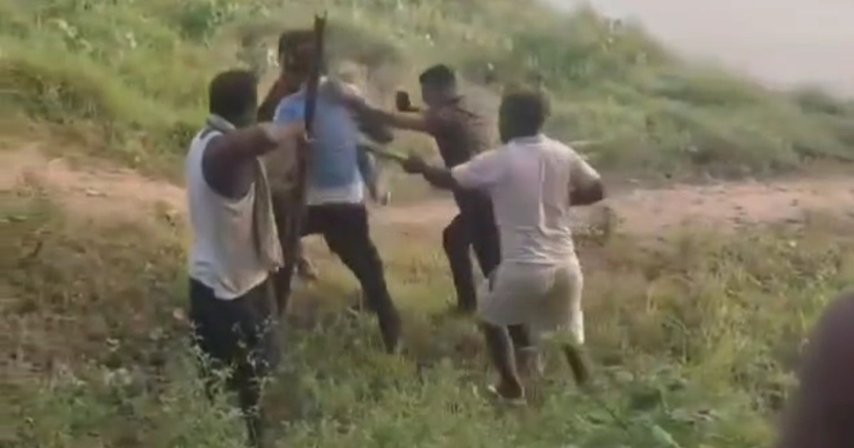 Liquor smugglers beat up two SSB jawans on Nepal border, vid