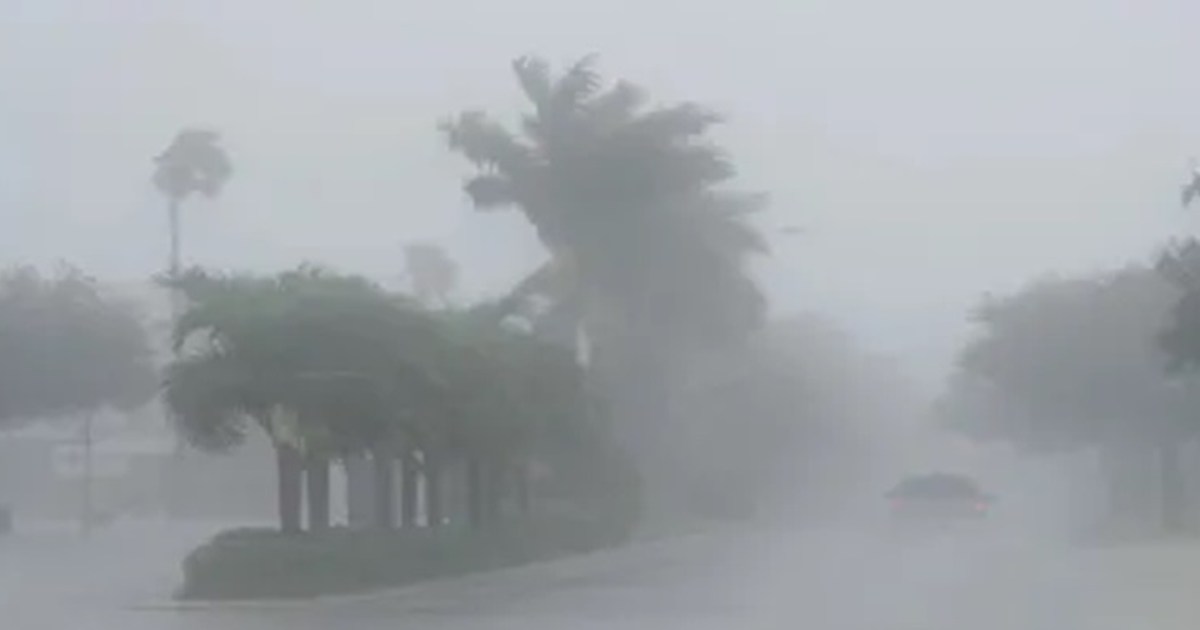 20 lakh people left their homes in America due to Hurricane 