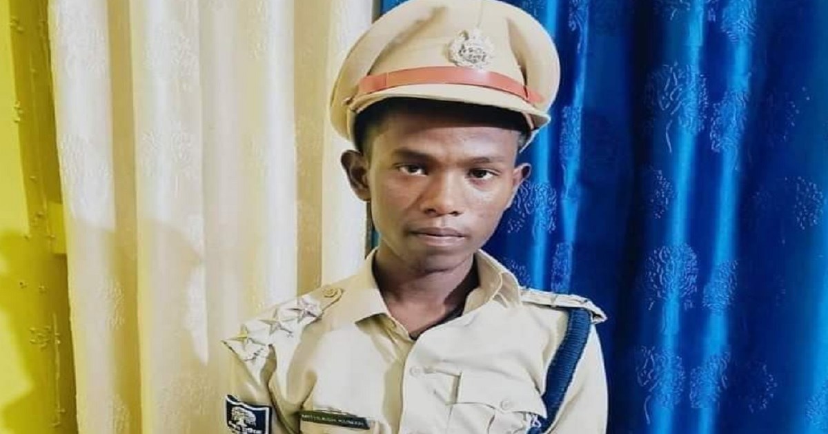 Fake IPS Mithilesh Manjhi is not mentally challenged but cle