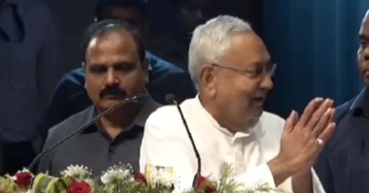 Cm nitish kumar fir jode DGP ko hath