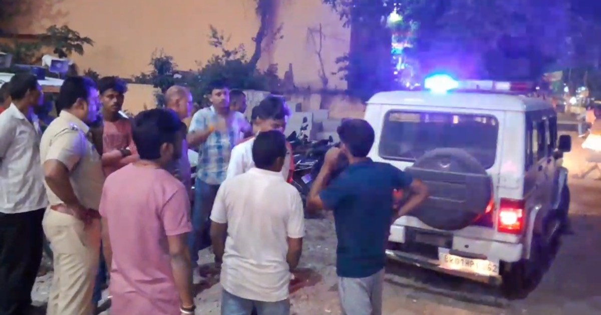 An elderly man was murdered while returning home from the ma