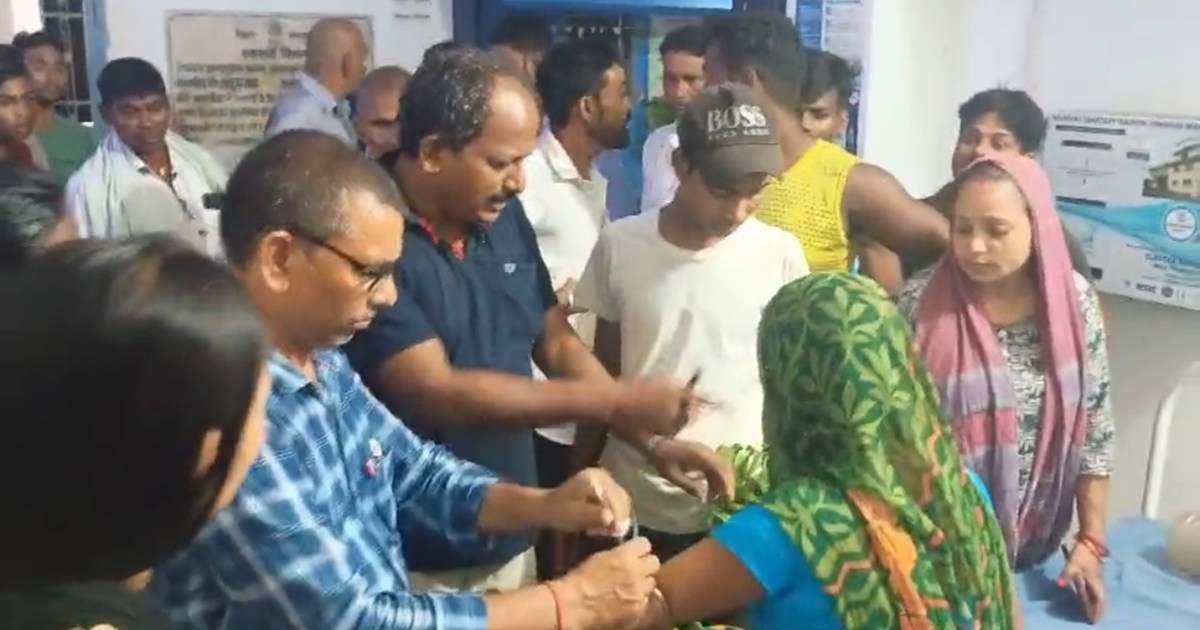 When a woman reached the hospital with a snake for treatment